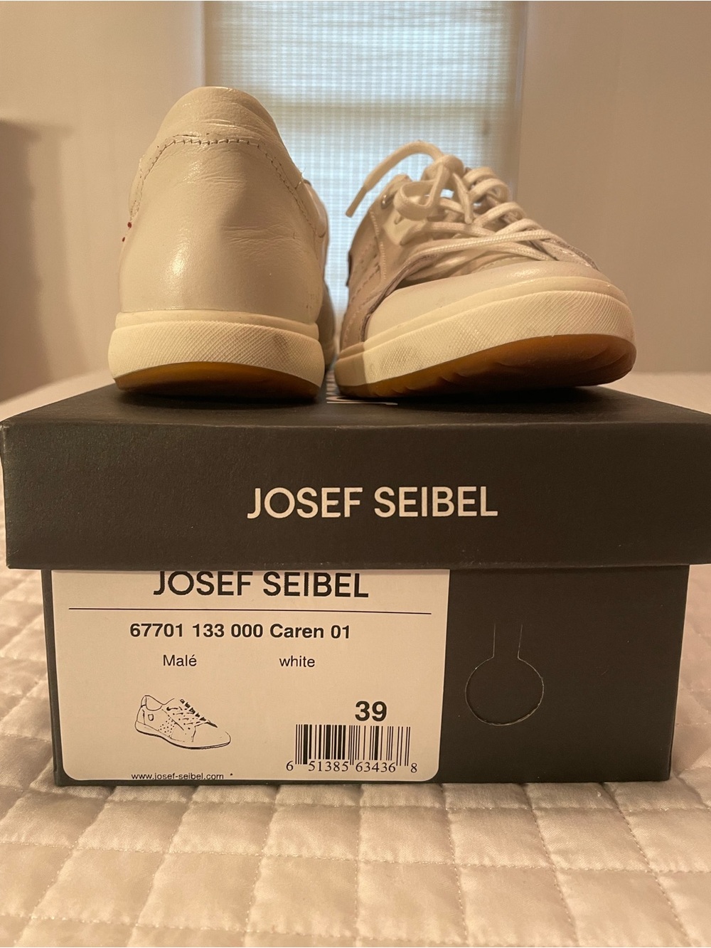 Josef Seibel White Leather Low-Top Sneakers with Gum Sole